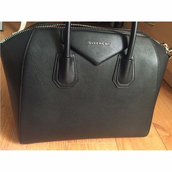 Givenchy Antigona Goatskin with tags! - Picture 3 of 8
